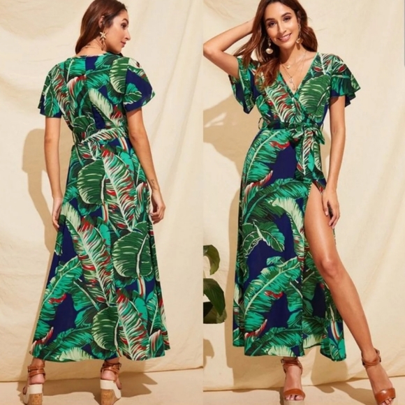 Dresses & Skirts - Tropical Maxi Dress